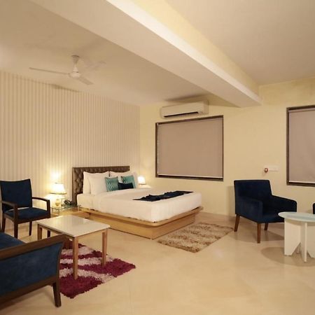 Meritas Seawind Beach Resort, ศรีวาร์ธัน ภายนอก รูปภาพ